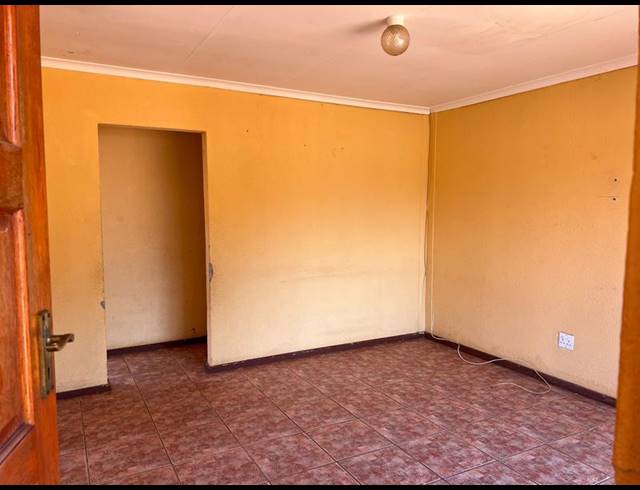 3 BEDROOM HOUSE FOR SALE IN GEELHOUTPARK